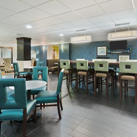 Holiday Inn Express Hotel & Suites Bentonville By Ihg Екстериор снимка