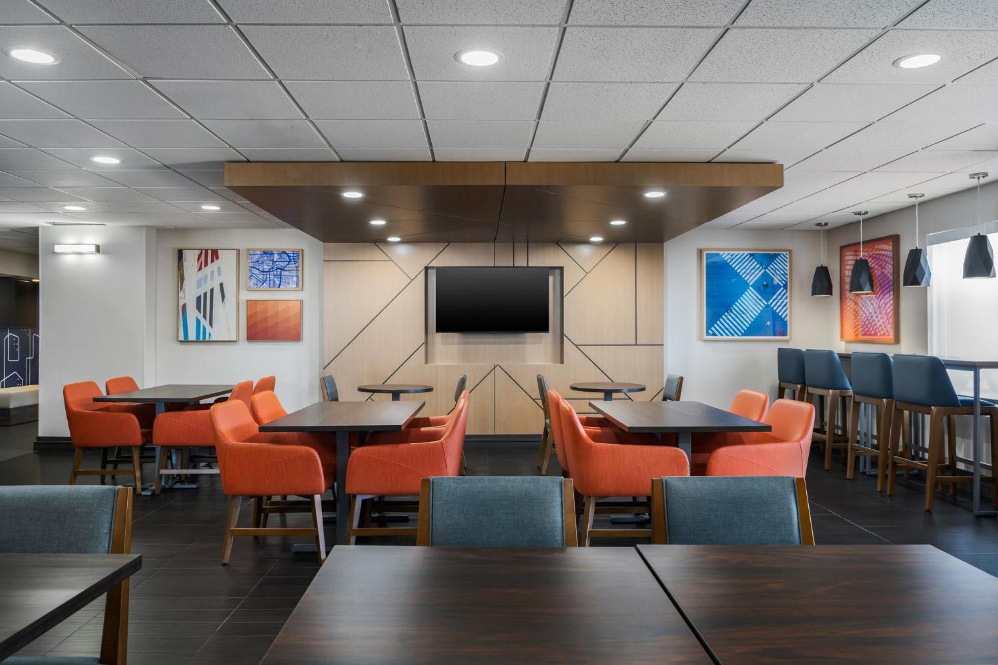 Holiday Inn Express Hotel & Suites Bentonville By Ihg Екстериор снимка