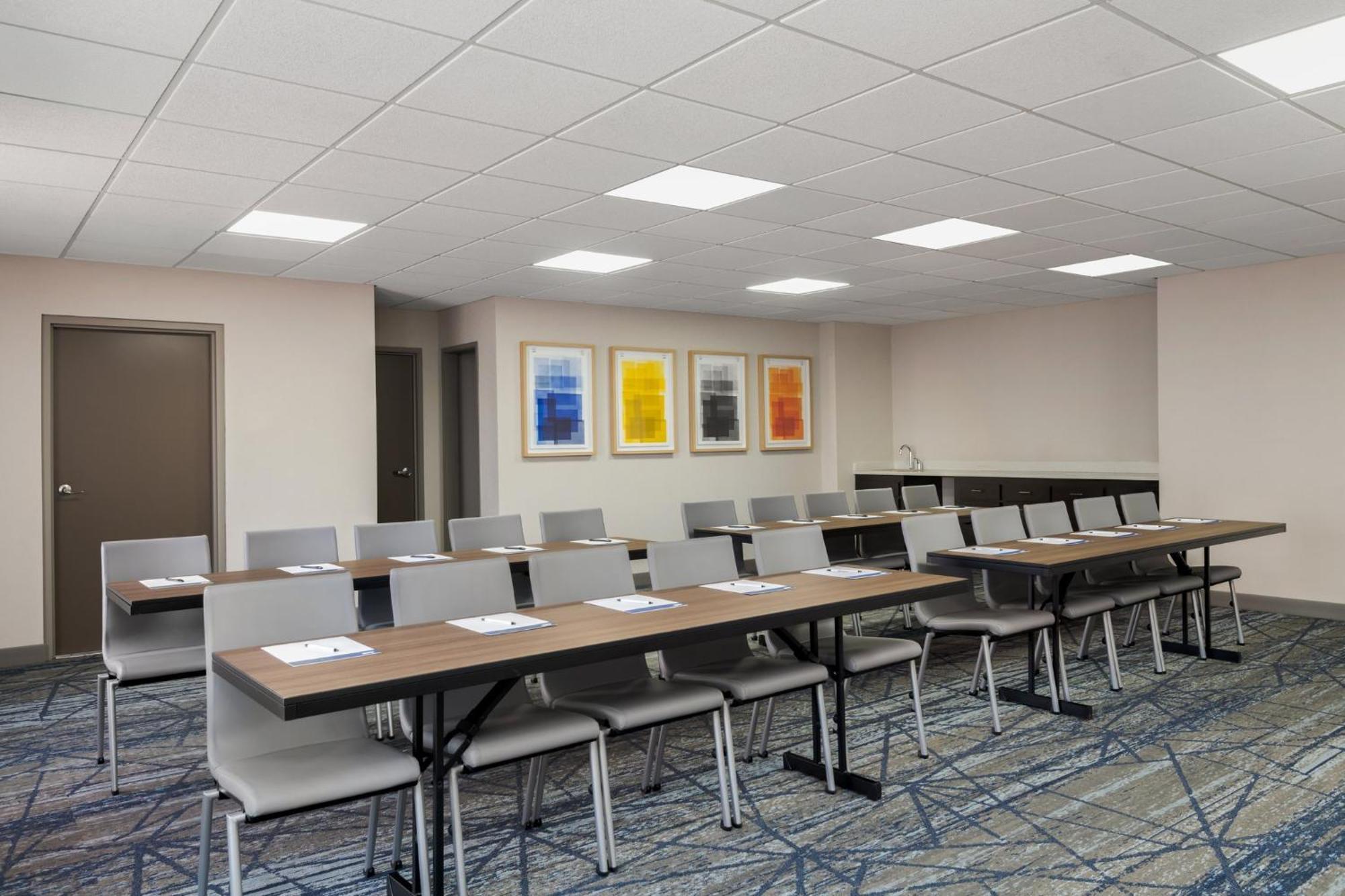 Holiday Inn Express Hotel & Suites Bentonville By Ihg Екстериор снимка