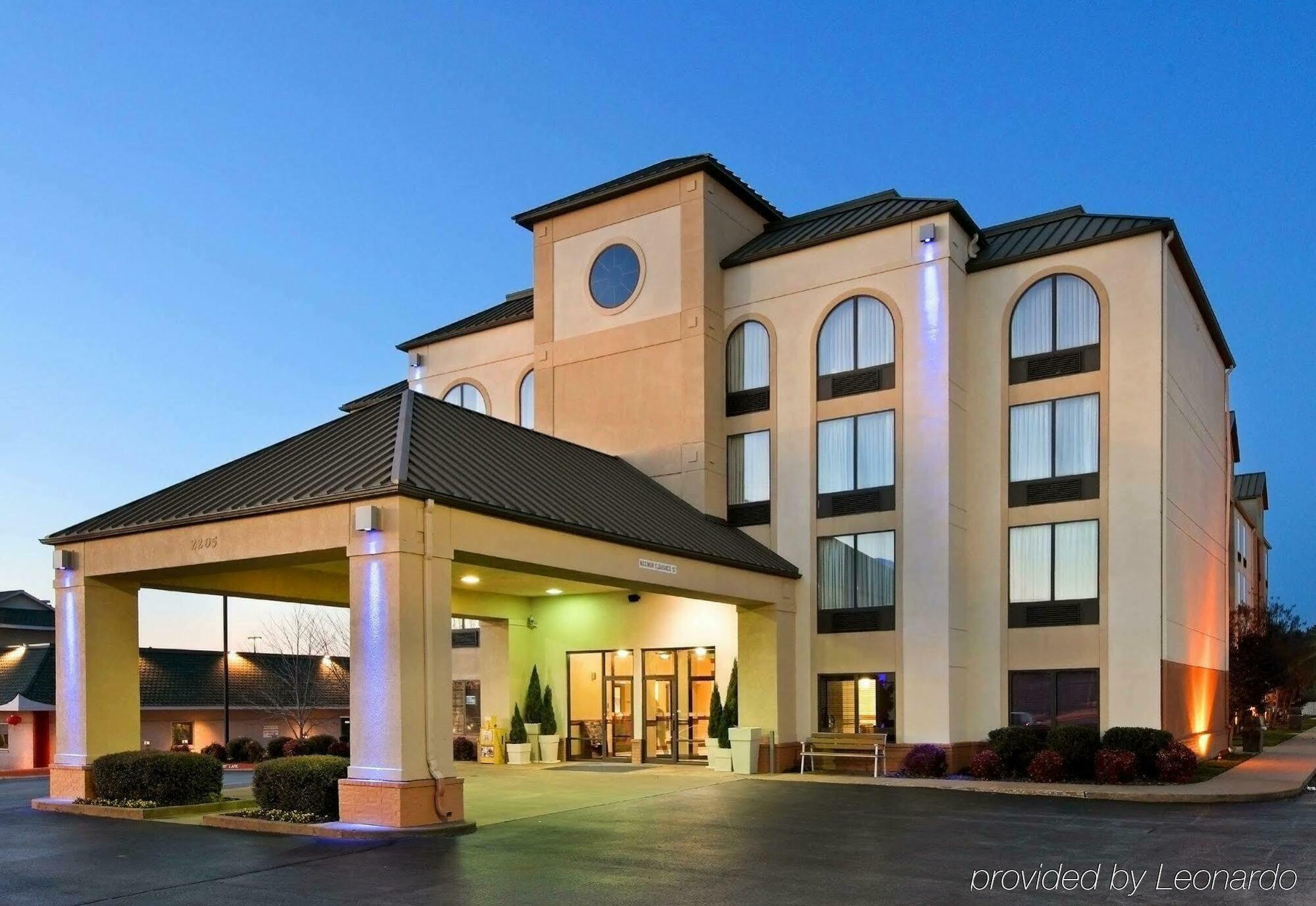 Holiday Inn Express Hotel & Suites Bentonville By Ihg Екстериор снимка